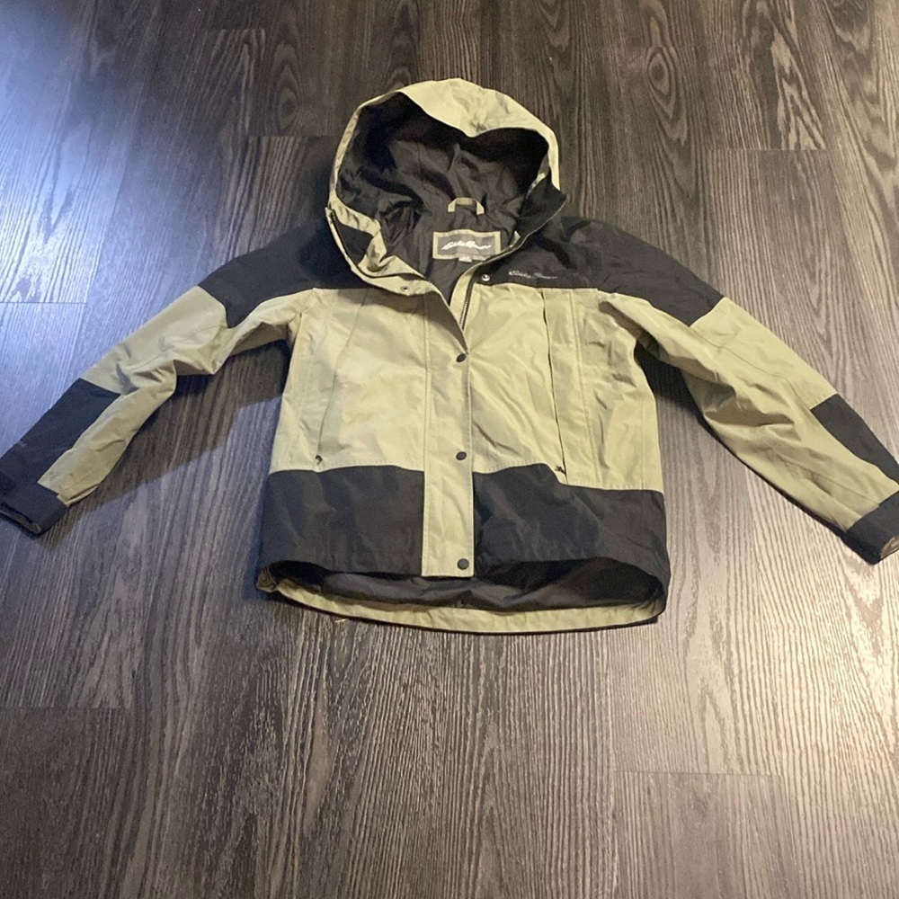 🍍EDDIE BAUER JACKET🍍SIZE SMALL🍍PIT TO PIT22” length 24”🍍Q-1
